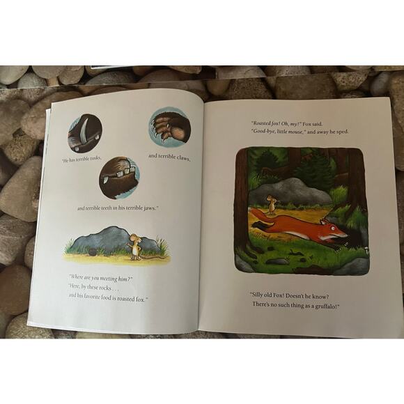 3 SCHOLASTIC PAPERBACK BOOKS - Picture 4 of 8